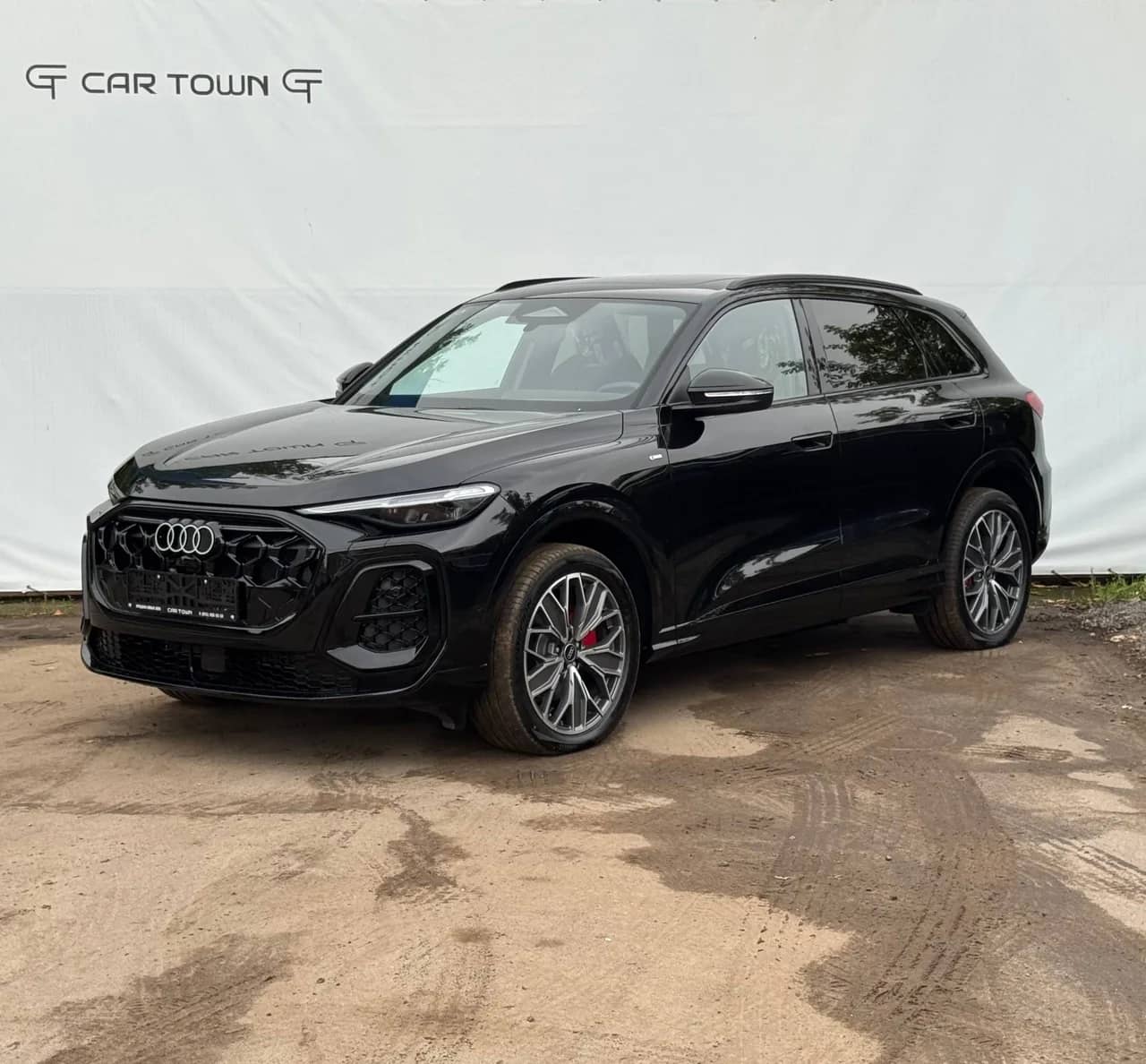 Audi Q5 Sportback 2026, Edition One, цвет белый — новый автомобиль под заказ