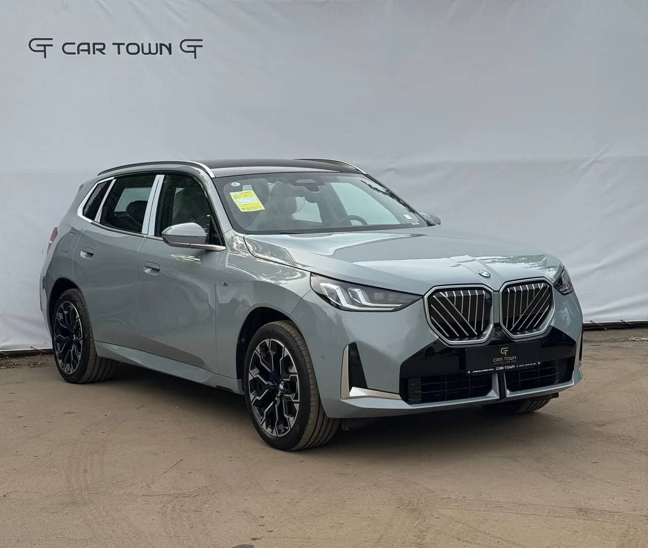 BMW X3 2026, xDrive30L Premium M Sport, цвет чёрный — новый автомобиль под заказ