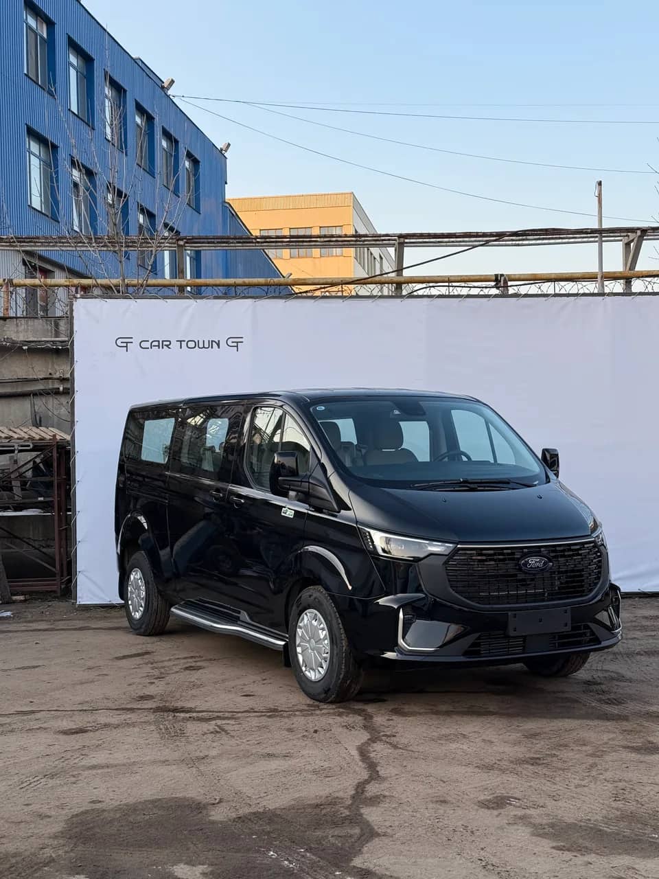 Ford Transit Custom 2026, Базовая, цвет чёрный — новый автомобиль под заказ