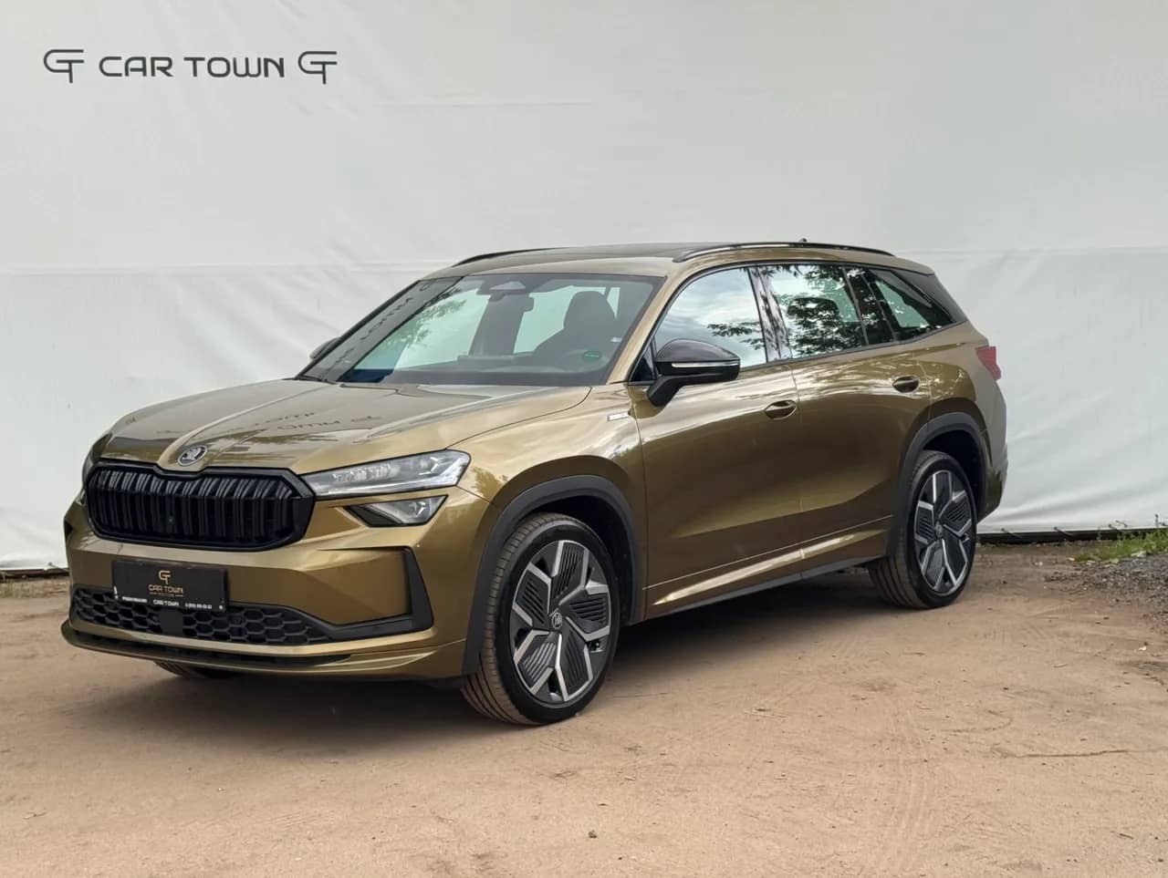 SKODA Kodiaq 2025, Базовая, цвет коричневый — новый автомобиль под заказ