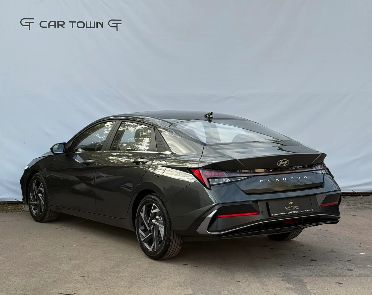 Hyundai Elantra, фото 1
